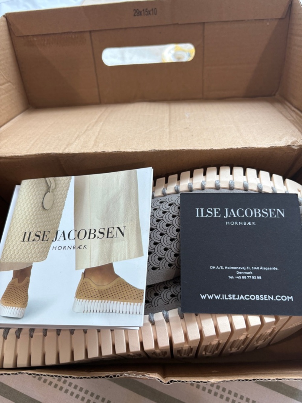 Ilse Jacobsen women’s Light Gray Perforated Slip-On, MOST COMFY SHOES EVER!!! - Picture 4 of 8